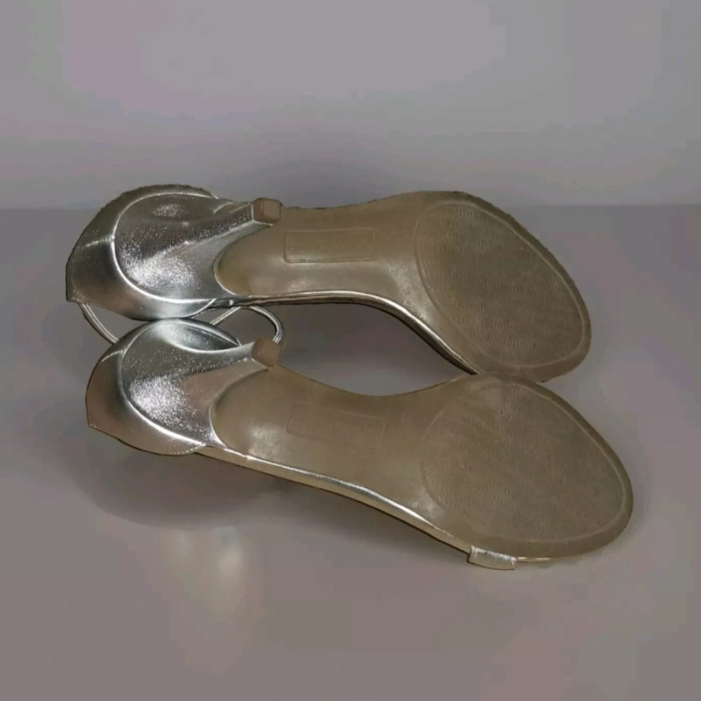 Bandolino Madia Silver Heels Size 6.5M Ankle Strap Metallic Grey Pumps SB5#17 - Picture 8 of 8